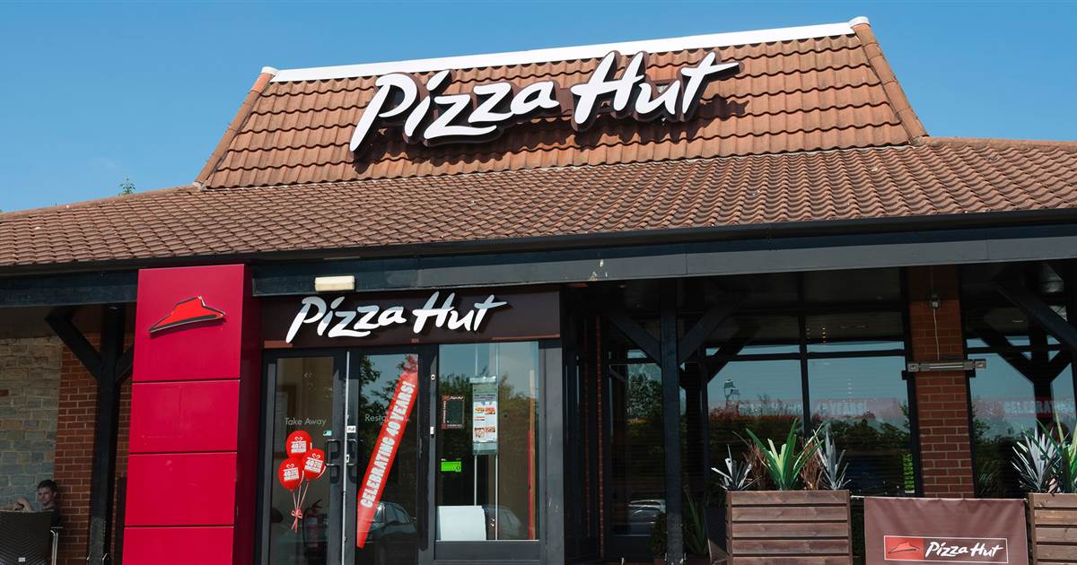 300 Pizza Huts Are Closing For Good!
