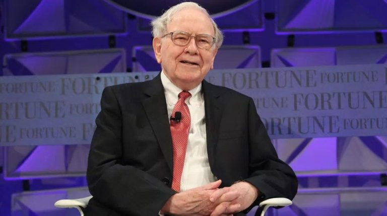 11 Simple Ways Warren Buffett is Frugal